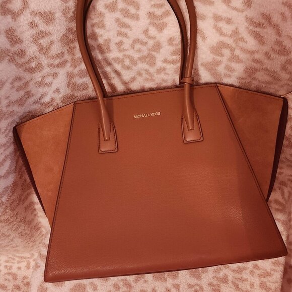 Michael Kors Handbags - Michael Kors AVRIL Large Leather Top-Zip Satchel